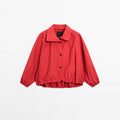 Rote Jacke mit Stehkragen und Reißverschluss
