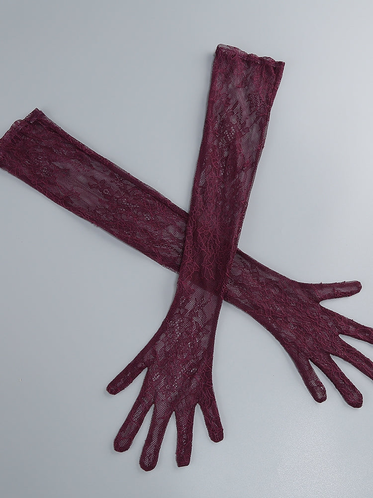 Ärmelloses Abendkleid mit Handschuhen