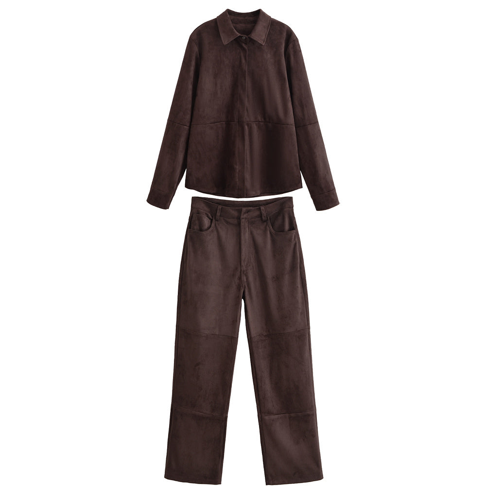 Zweiteiliges Set mit Hemd und Hose aus Samtleder
