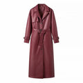 Langer Trenchcoat aus Kunstleder mit Gürtel