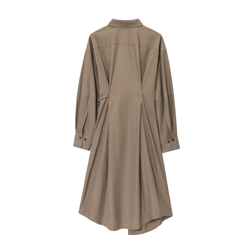Langes asymmetrisches Hemdkleid mit Revers und langen Ärmeln