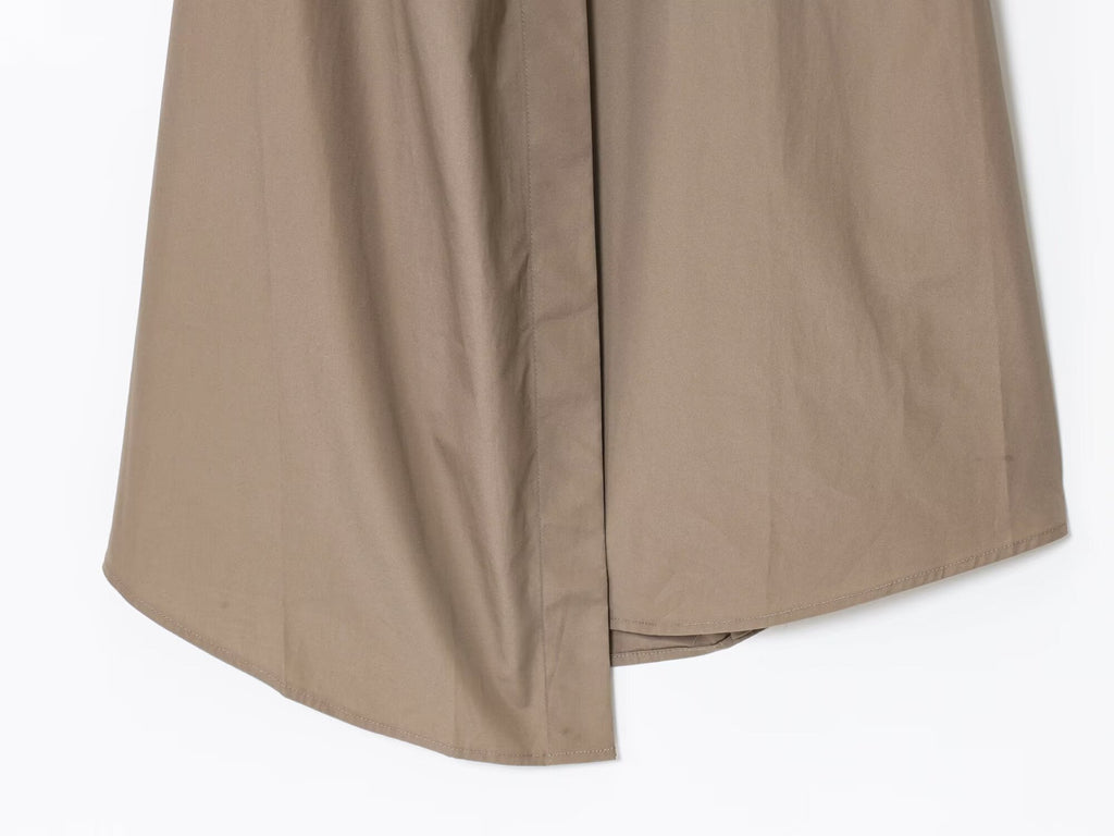 Langes asymmetrisches Hemdkleid mit Revers und langen Ärmeln