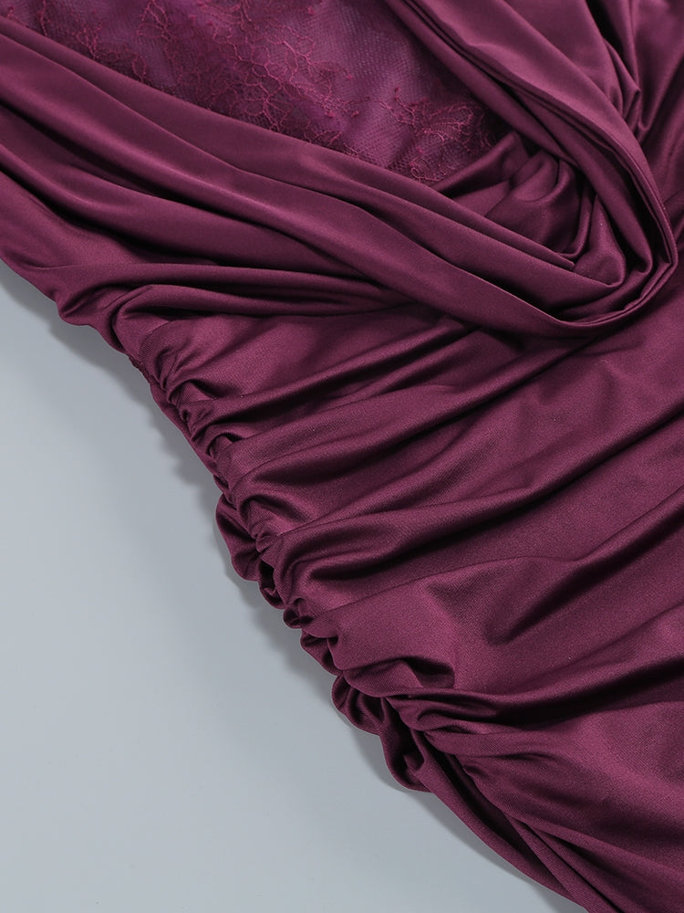 Ärmelloses Abendkleid mit Handschuhen