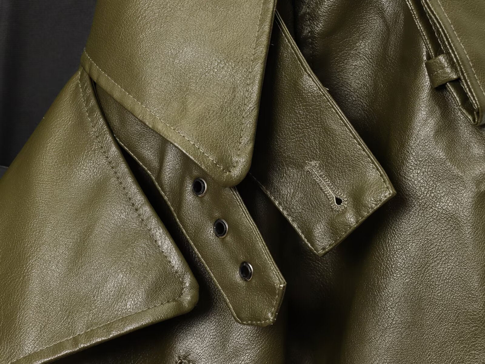 Kurze Motorradjacke aus PU-Leder mit langen Ärmeln