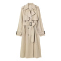 Schlanker Trenchcoat mit Revers und Gürtel