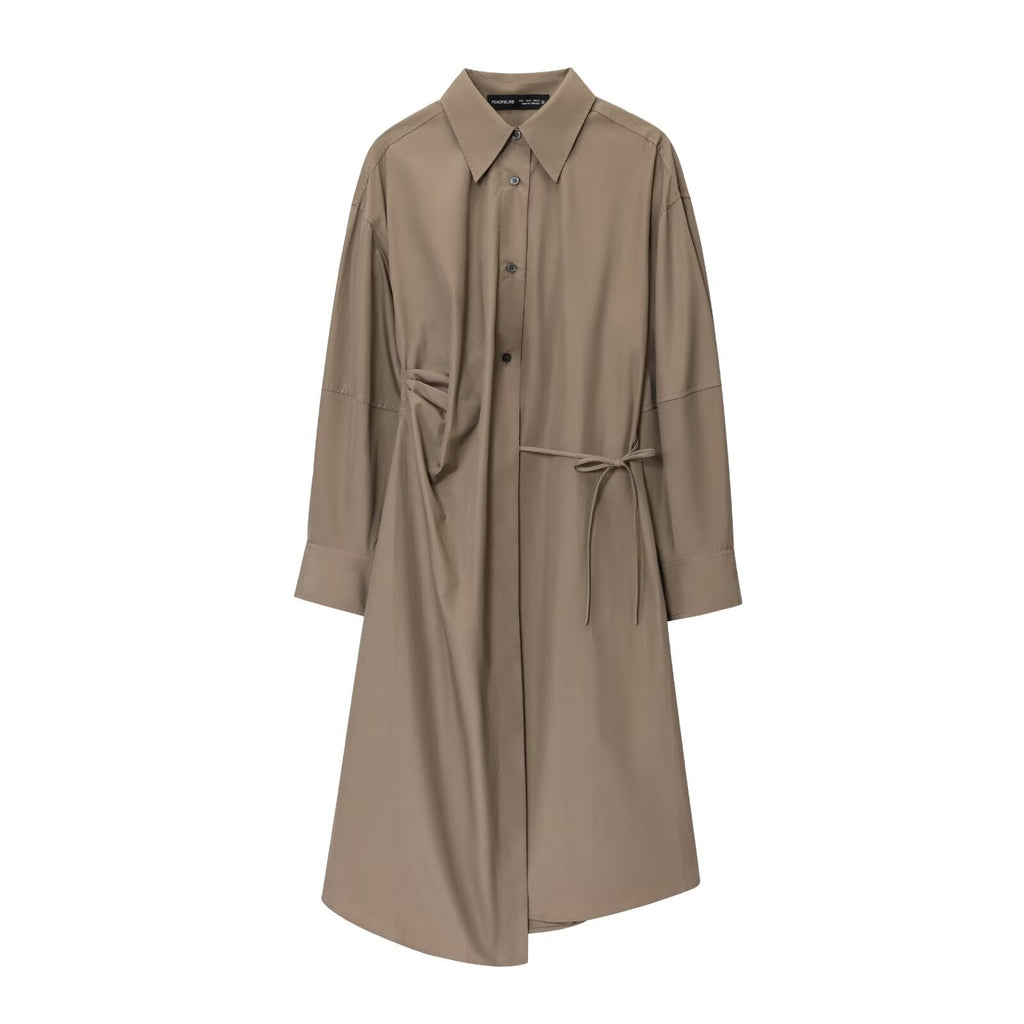 Langes asymmetrisches Hemdkleid mit Revers und langen Ärmeln