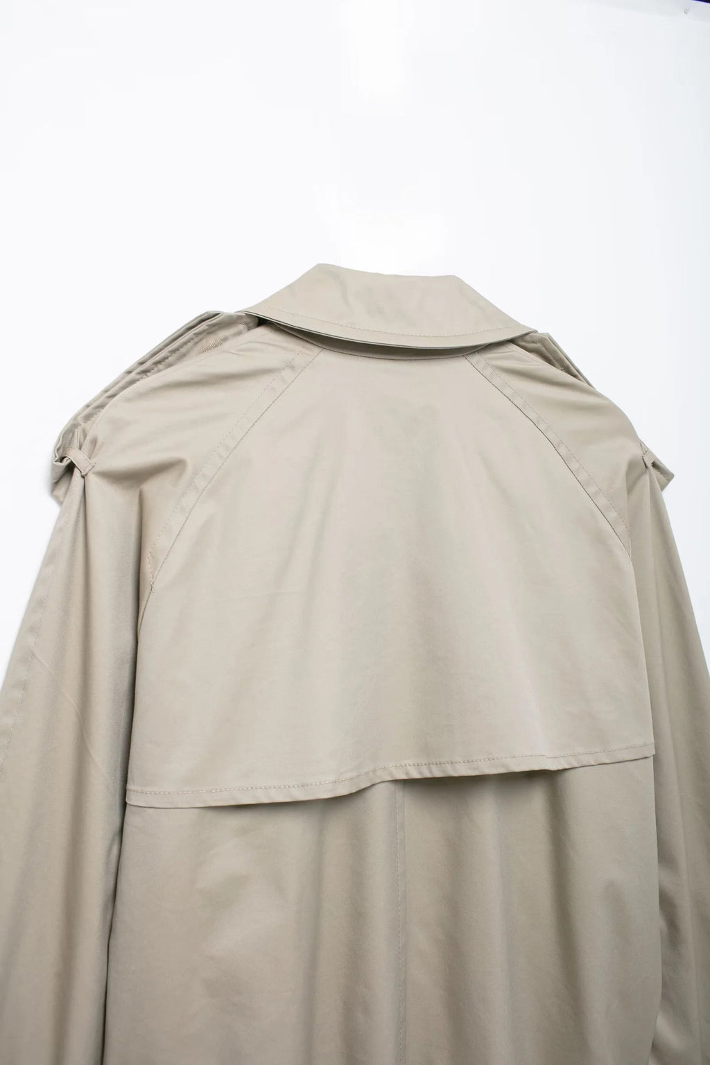 Gekürzte, zweireihige Jacke mit langen Ärmeln