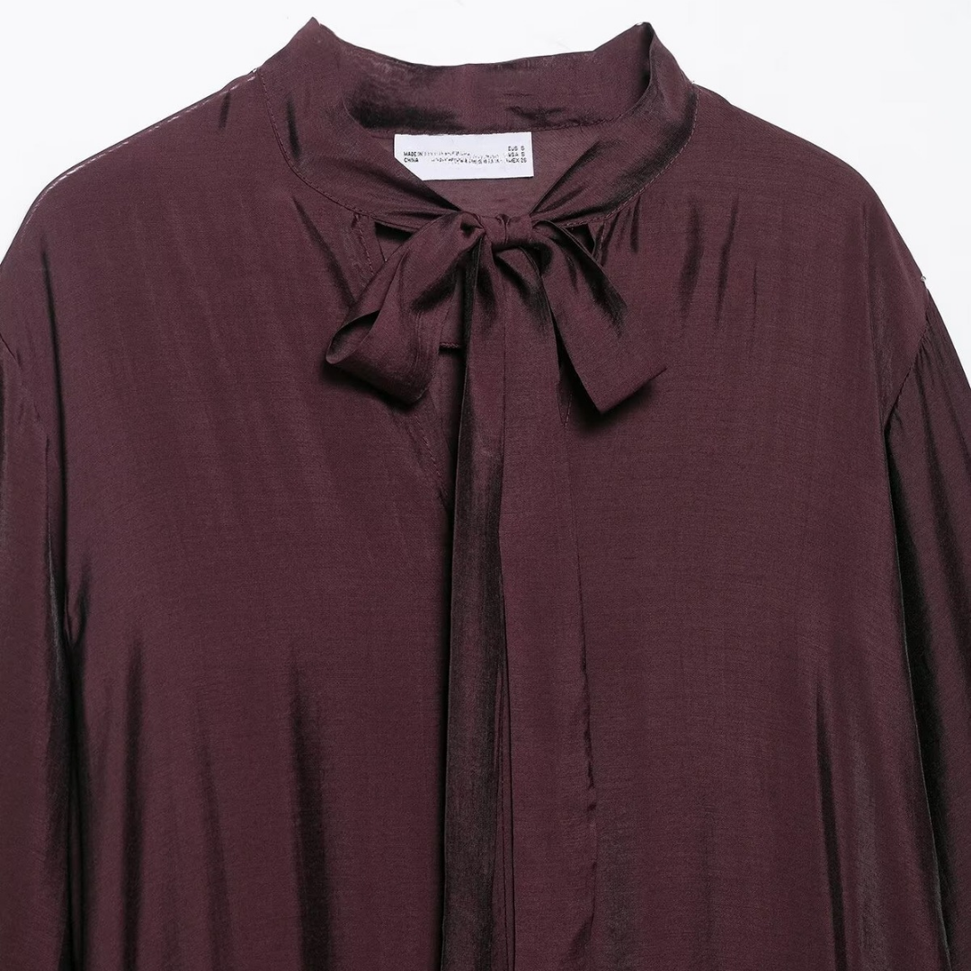 Elegantes, langes Kleid mit Fledermausärmeln, Rüschen