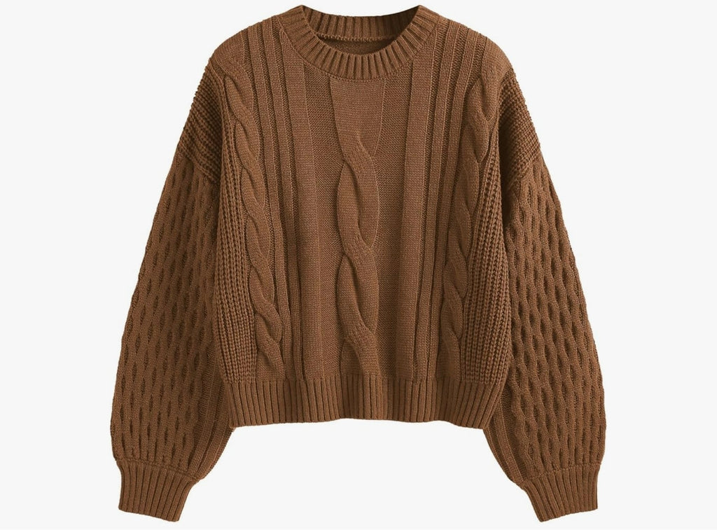 Lockerer, gestrickter Pullover mit Rundhalsausschnitt und langen Ärmeln